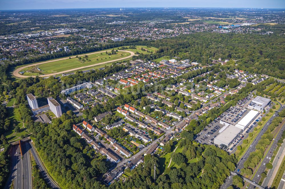 Dortmund von oben - Wohngebiet einer Reihenhaus- und Mehrfamilienhaus- Siedlung entlang der Rütlistraße - Auf dem Hohwart in Dortmund im Bundesland Nordrhein-Westfalen, Deutschland