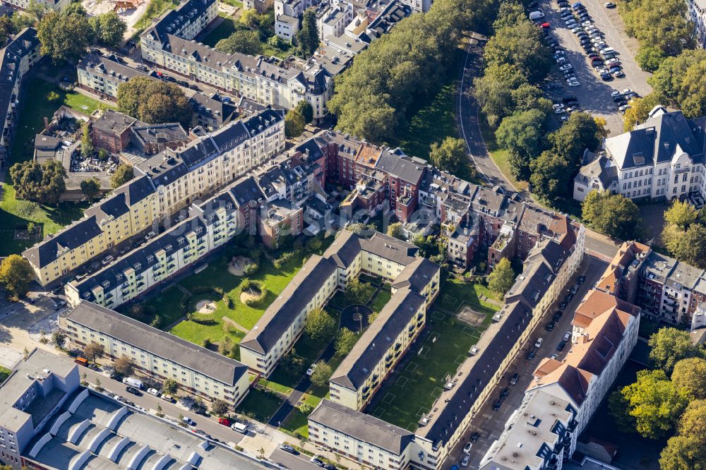 Aachen aus der Vogelperspektive: Wohngebiet einer Reihenhaus- Siedlung in Aachen im Bundesland Nordrhein-Westfalen, Deutschland