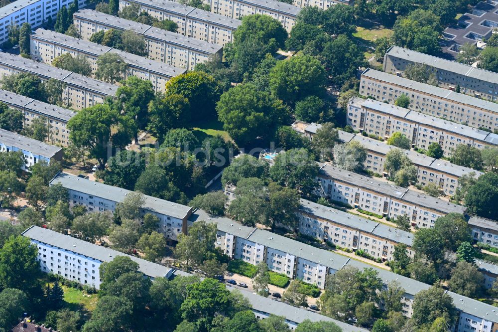 Berlin von oben - Wohngebiet einer Reihenhaus- Siedlung in Berlin, Deutschland