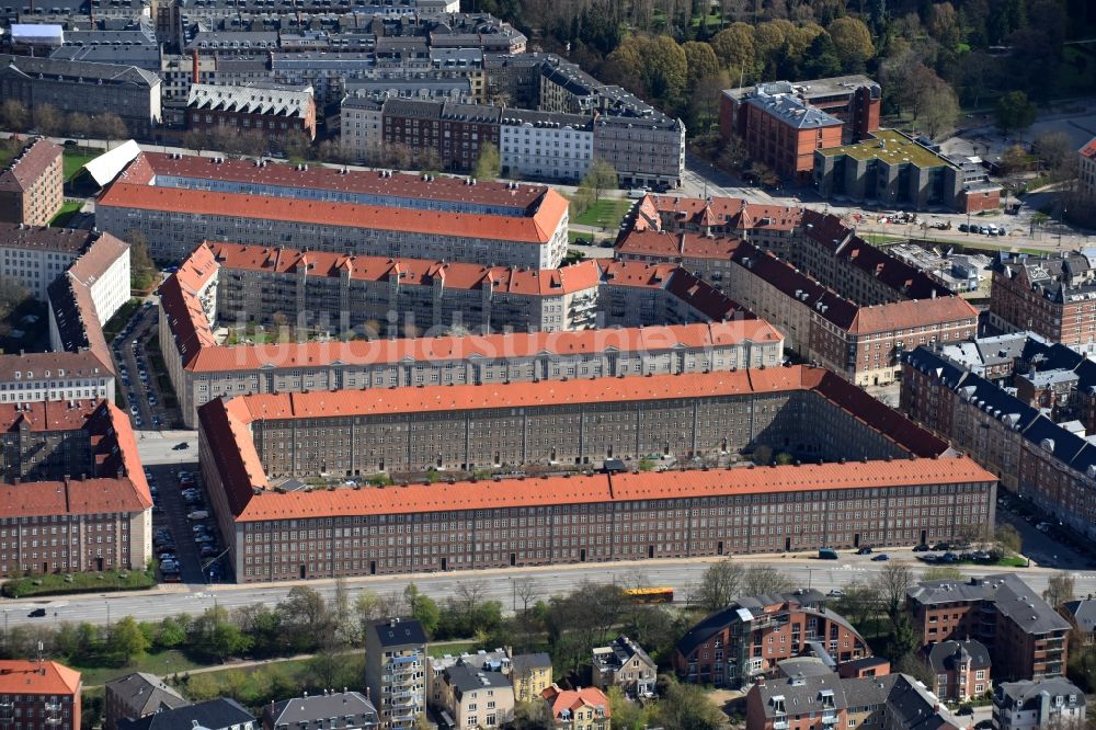 Kopenhagen von oben - Wohngebiet einer Reihenhaus- Siedlung Borups Alle in Kopenhagen in Region Hovedstaden, Dänemark