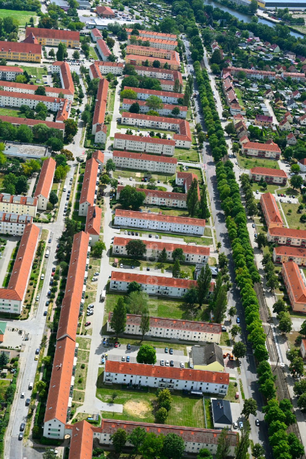 Luftbild Brandenburg an der Havel - Wohngebiet einer Reihenhaus- Siedlung in Brandenburg an der Havel im Bundesland Brandenburg, Deutschland