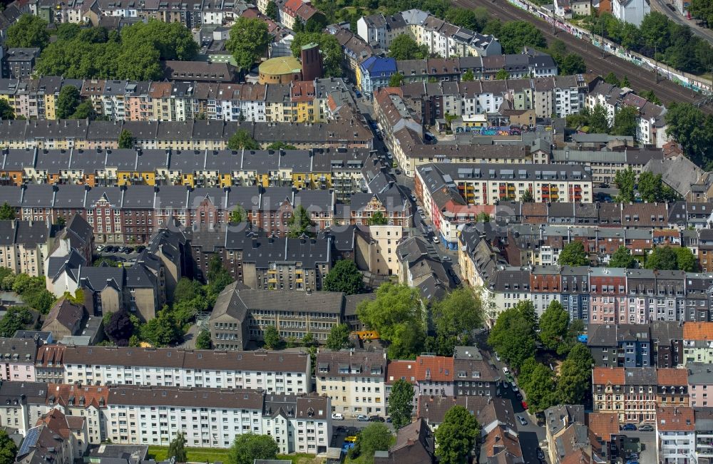 Dortmund aus der Vogelperspektive: Wohngebiet einer Reihenhaus- Siedlung in Dortmund im Bundesland Nordrhein-Westfalen