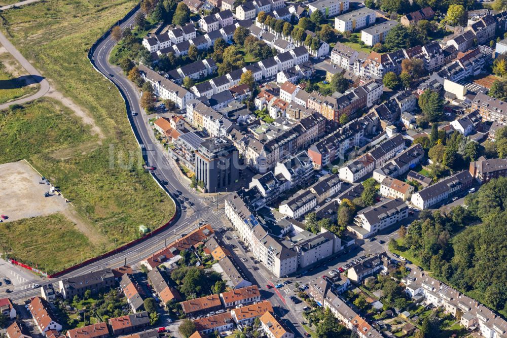 Luftbild Düsseldorf - Wohngebiet einer Reihenhaus- Siedlung in Düsseldorf im Bundesland Nordrhein-Westfalen, Deutschland