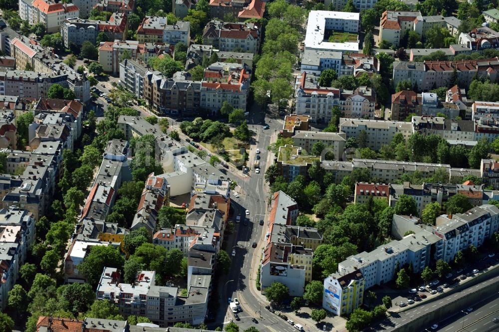 Berlin von oben - Wohngebiet einer Reihenhaus- Siedlung entlang der Thorwaldsenstraße in Berlin, Deutschland