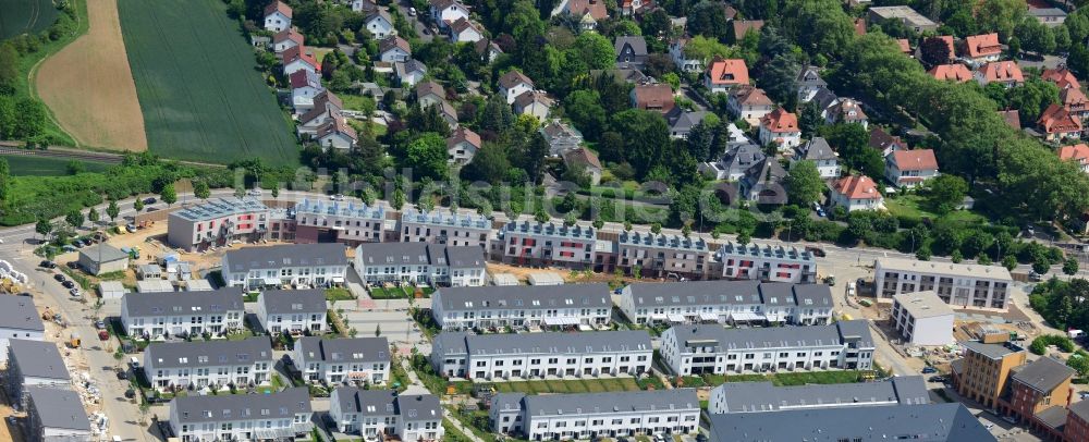 Frankfurt am Main von oben - Wohngebiet einer Reihenhaus- Siedlung in Frankfurt am Main im Bundesland Hessen