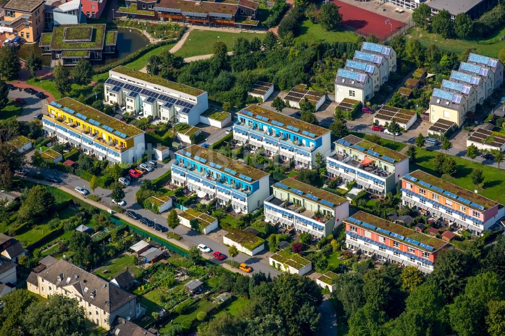 Luftaufnahme Gelsenkirchen - Wohngebiet einer Reihenhaus- Siedlung in Gelsenkirchen im Bundesland Nordrhein-Westfalen