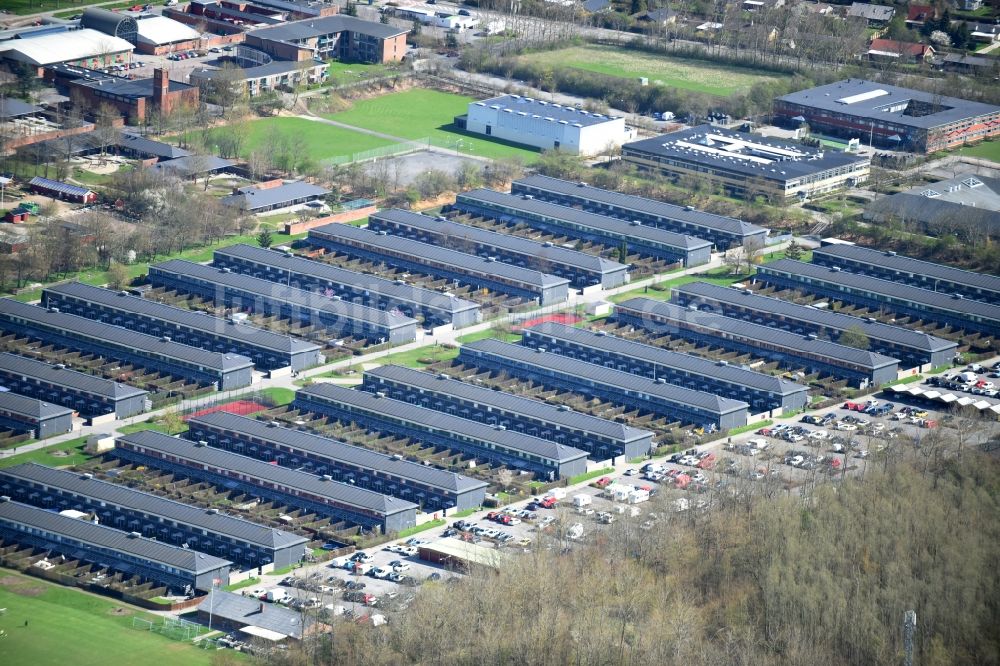 Luftaufnahme Ballerup - Wohngebiet einer Reihenhaus- Siedlung Grantofteparken in Ballerup in Region Hovedstaden, Dänemark