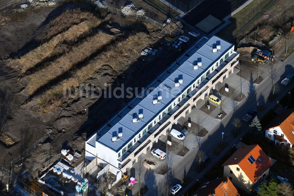 Berlin aus der Vogelperspektive: Wohngebiet einer Reihenhaus- Siedlung am Habichtshorst in Berlin, Deutschland