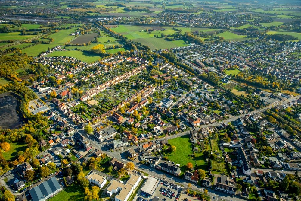 Hamm von oben - Wohngebiet einer Reihenhaus- Siedlung in Hamm im Bundesland Nordrhein-Westfalen