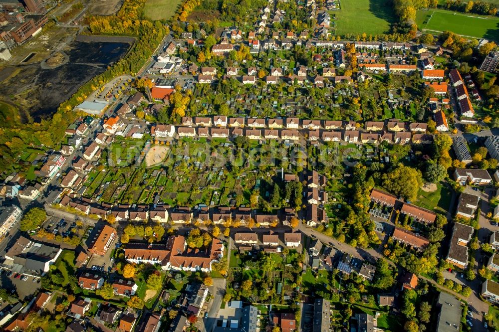 Hamm von oben - Wohngebiet einer Reihenhaus- Siedlung in Hamm im Bundesland Nordrhein-Westfalen