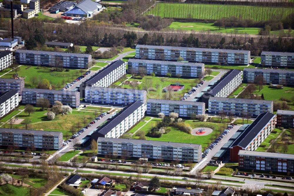 Ballerup aus der Vogelperspektive: Wohngebiet einer Reihenhaus- Siedlung Hedeparken in Ballerup in Region Hovedstaden, Dänemark