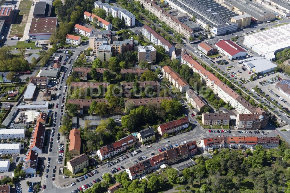 Nürnberg von oben - Wohngebiet einer Reihenhaus- Siedlung Ingolstädter Straße - Nerzstraße in Nürnberg im Bundesland Bayern, Deutschland