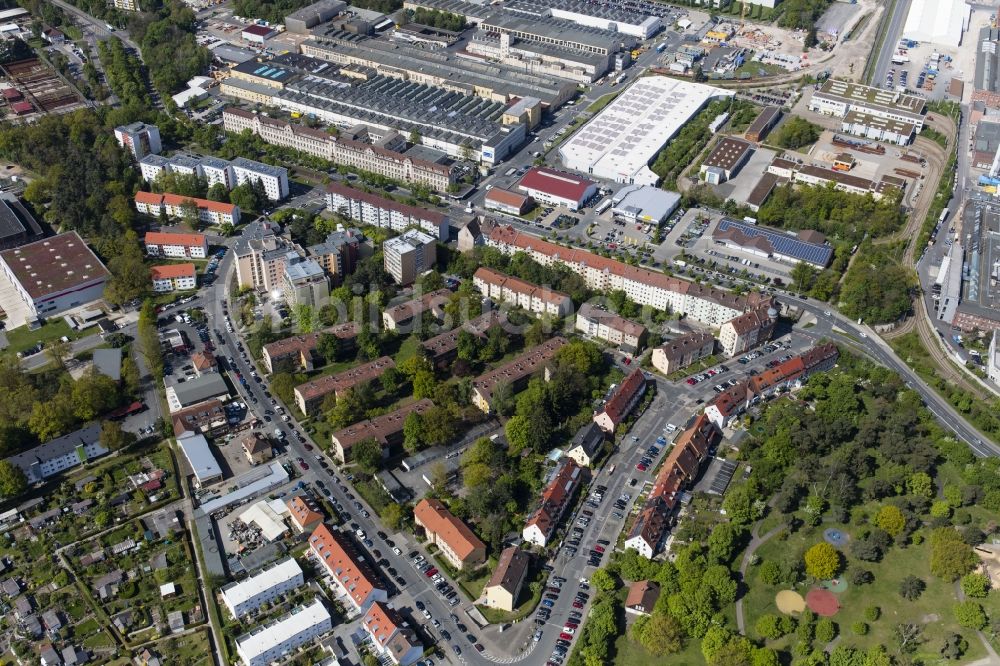 Nürnberg aus der Vogelperspektive: Wohngebiet einer Reihenhaus- Siedlung Ingolstädter Straße - Nerzstraße in Nürnberg im Bundesland Bayern, Deutschland