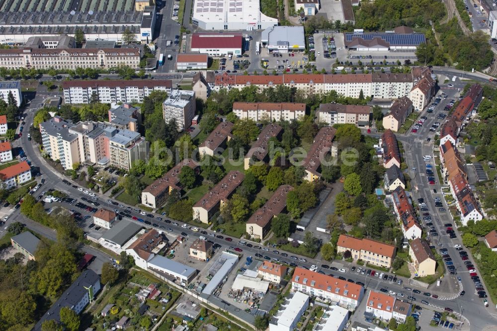 Nürnberg aus der Vogelperspektive: Wohngebiet einer Reihenhaus- Siedlung Ingolstädter Straße - Nerzstraße in Nürnberg im Bundesland Bayern, Deutschland