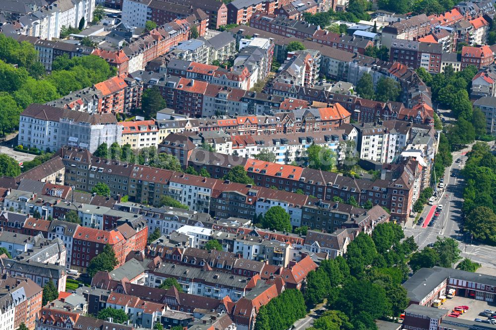 Luftaufnahme Kiel - Wohngebiet einer Reihenhaus- Siedlung in Kiel im Bundesland Schleswig-Holstein, Deutschland