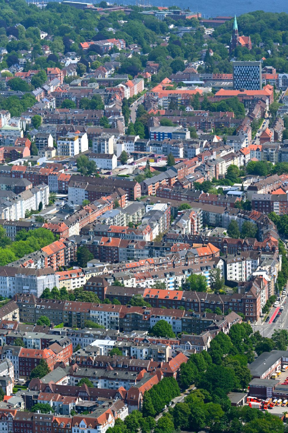 Kiel von oben - Wohngebiet einer Reihenhaus- Siedlung in Kiel im Bundesland Schleswig-Holstein, Deutschland