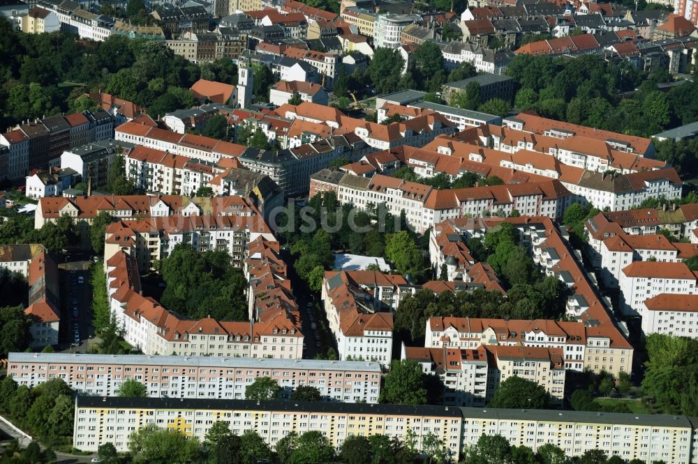 Leipzig von oben - Wohngebiet einer Reihenhaus- Siedlung Krönerstraße - Segerstraße - Liselotte-Herrmann-Straße in Leipzig im Bundesland Sachsen