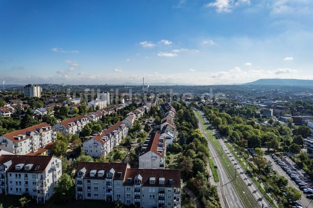 Stuttgart aus der Vogelperspektive: Wohngebiet einer Reihenhaus- Siedlung Löwentorstraße in Stuttgart im Bundesland Baden-Württemberg