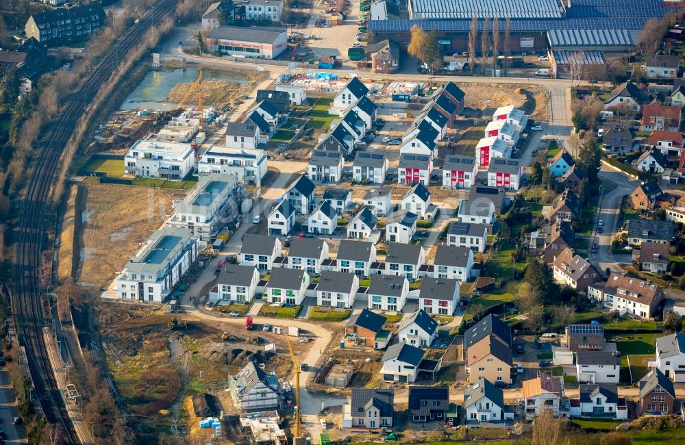 Essen von oben - Wohngebiet einer Reihenhaus- Siedlung am Neubaugebiet Breloher Steig in Essen im Bundesland Nordrhein-Westfalen