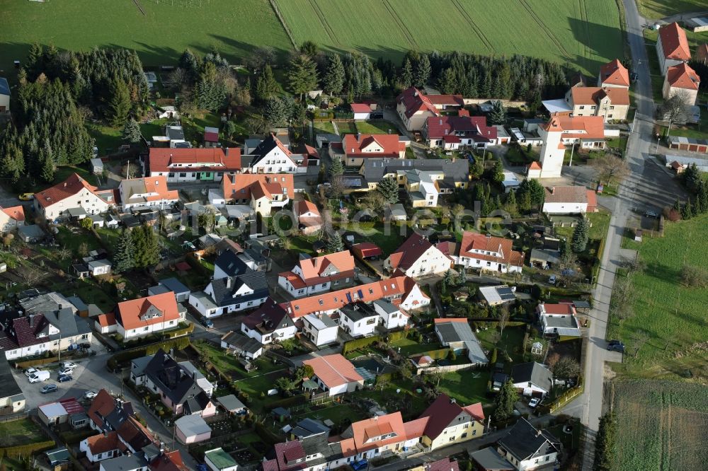 Starkenberg von oben - Wohngebiet einer Reihenhaus- Siedlung in Neuposa im Bundesland Thüringen