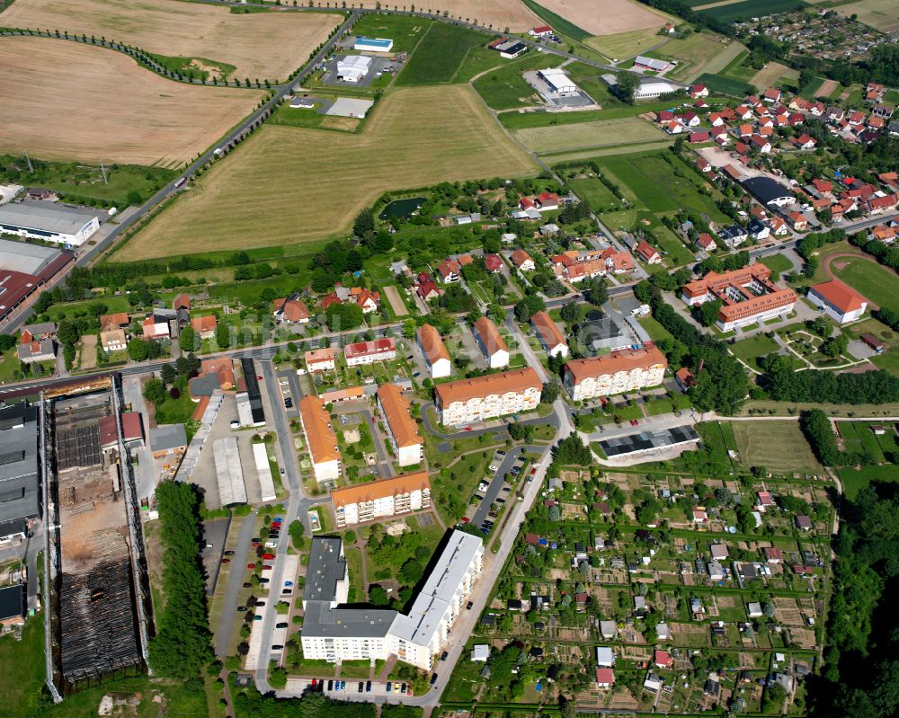 Niederorschel aus der Vogelperspektive: Wohngebiet einer Reihenhaus- Siedlung in Niederorschel im Bundesland Thüringen, Deutschland