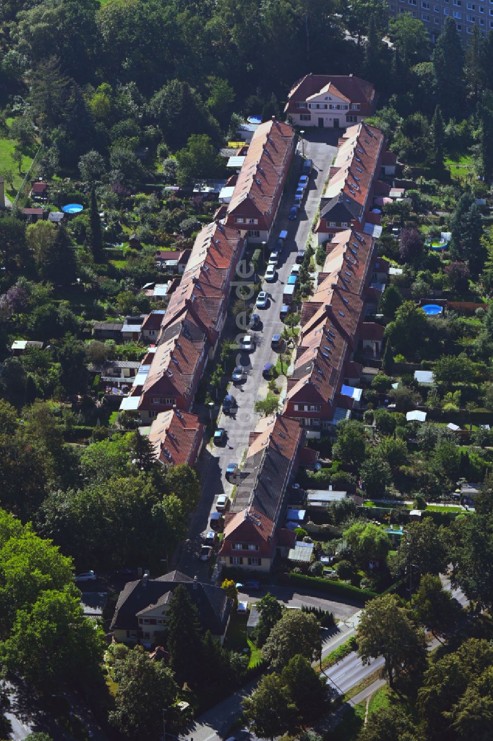 Luftbild Berlin - Wohngebiet einer Reihenhaus- Siedlung im Ortsteil Buch in Berlin, Deutschland