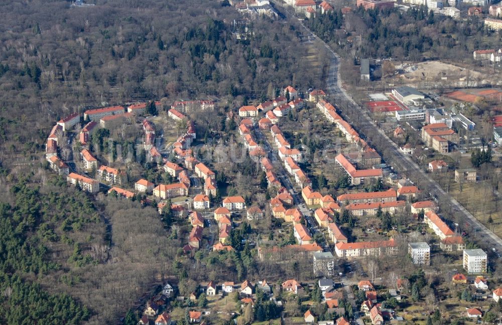 Potsdam von oben - Wohngebiet einer Reihenhaus- Siedlung im Ortsteil Potsdam Süd in Potsdam im Bundesland Brandenburg, Deutschland