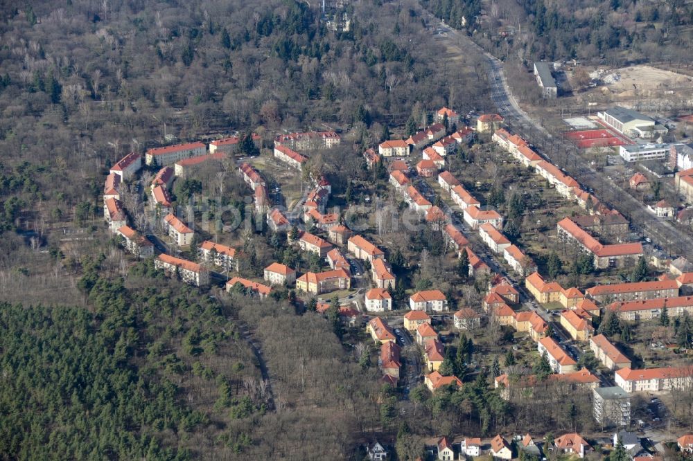 Potsdam aus der Vogelperspektive: Wohngebiet einer Reihenhaus- Siedlung im Ortsteil Potsdam Süd in Potsdam im Bundesland Brandenburg, Deutschland