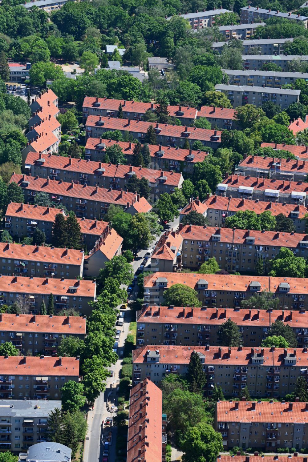 Luftbild Berlin - Wohngebiet einer Reihenhaus- Siedlung im Ortsteil Spandau in Berlin, Deutschland