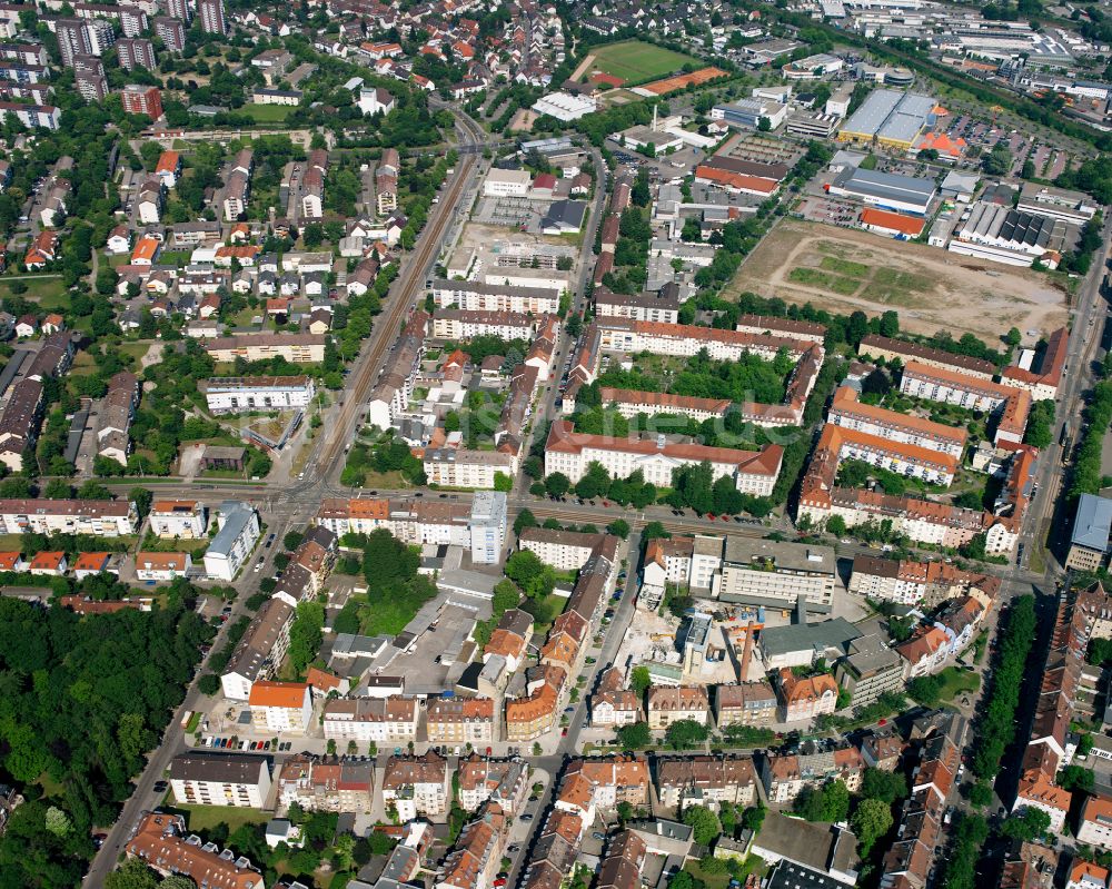 Oststadt von oben - Wohngebiet einer Reihenhaus- Siedlung in Oststadt im Bundesland Baden-Württemberg, Deutschland