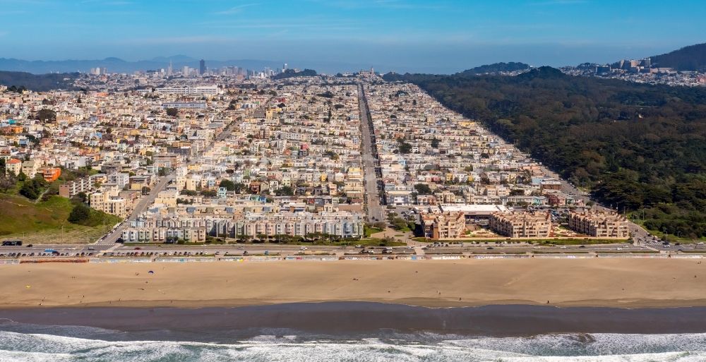 Luftaufnahme San Francisco - Wohngebiet einer Reihenhaus- Siedlung Outer Richond mit Balboa Street, Cabrillo Street und Fulton Street in San Francisco in Kalifornien, USA