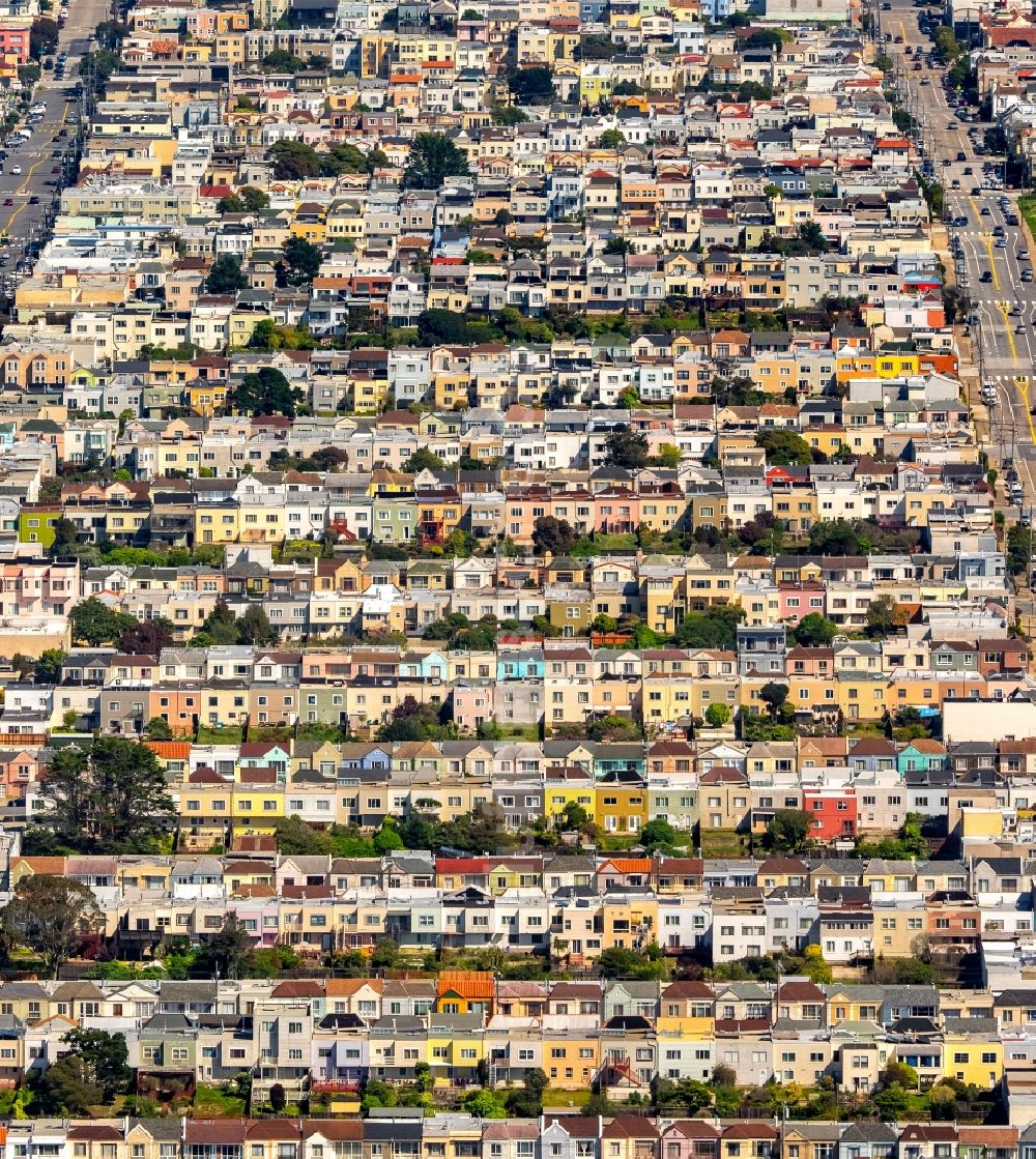 San Francisco aus der Vogelperspektive: Wohngebiet einer Reihenhaus- Siedlung Outer Richond mit Balboa Street, Cabrillo Street und Fulton Street in San Francisco in Kalifornien, USA