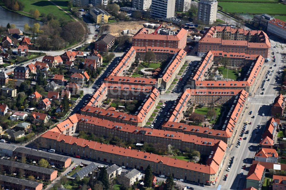 Luftbild Kopenhagen - Wohngebiet einer Reihenhaus- Siedlung Sandbygardvej im Ortsteil Bronshoj in Kopenhagen in Region Hovedstaden, Dänemark