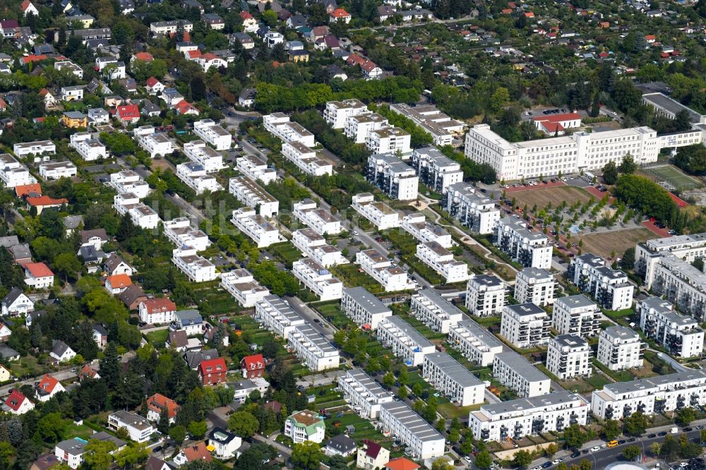 Luftbild Berlin - Wohngebiet einer Reihenhaus- Siedlung Steglitzer ParkQuartier im Ortsteil Steglitz in Berlin, Deutschland