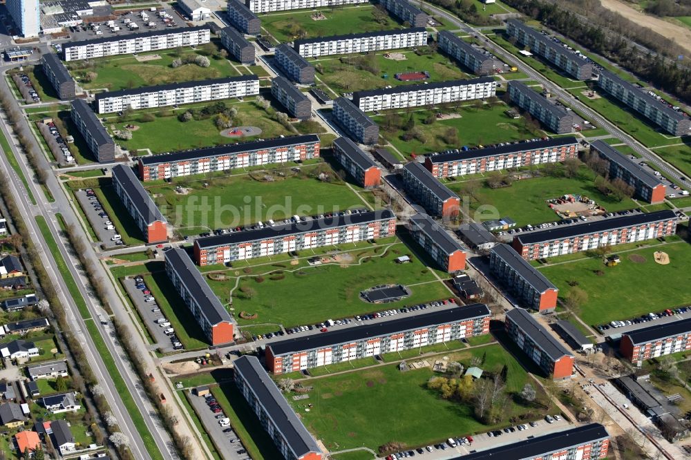 Ballerup von oben - Wohngebiet einer Reihenhaus- Siedlung Sydbuen - Hedeparken in Ballerup in Region Hovedstaden, Dänemark