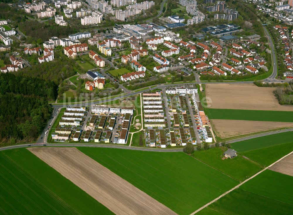 Ulm aus der Vogelperspektive: Wohngebiet einer Reihenhaus- Siedlung in Ulm im Bundesland Baden-Württemberg, Deutschland