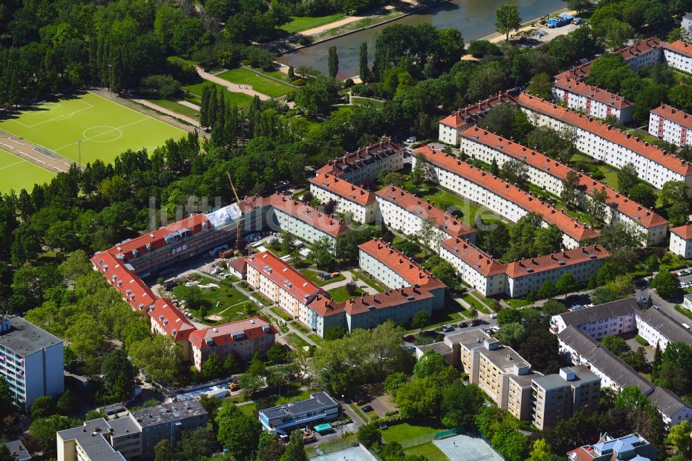 Berlin aus der Vogelperspektive: Wohngebiet einer Reihenhaus- Siedlung Westphalweg - Prühßstraße im Ortsteil Mariendorf in Berlin, Deutschland