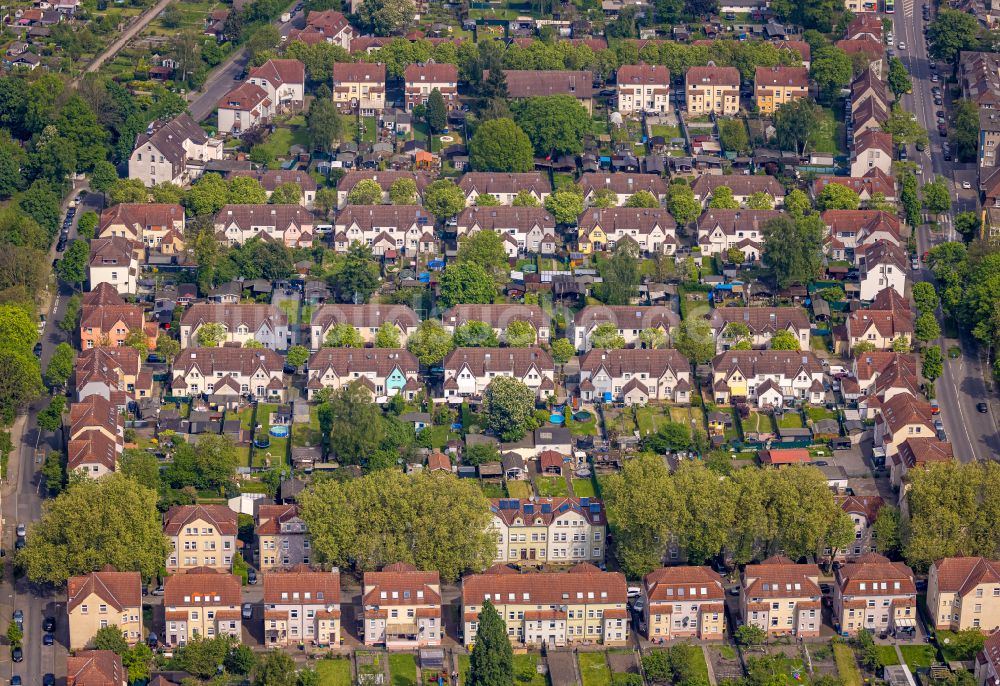 Luftbild Herne - Wohngebiet einer Reihenhaus- Siedlung Wilhelmstraße - Emscherstraße - Vereinsstraße im Ortsteil Wanne-Eickel in Herne im Bundesland Nordrhein-Westfalen