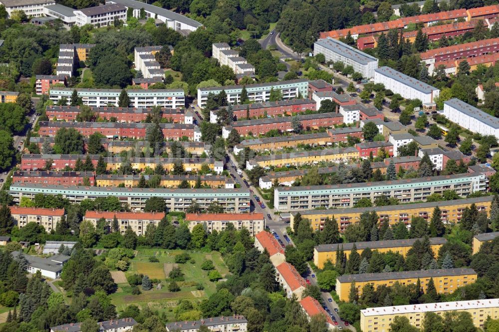 Berlin aus der Vogelperspektive: Wohngebiet / Residential area in Berlin-Britz