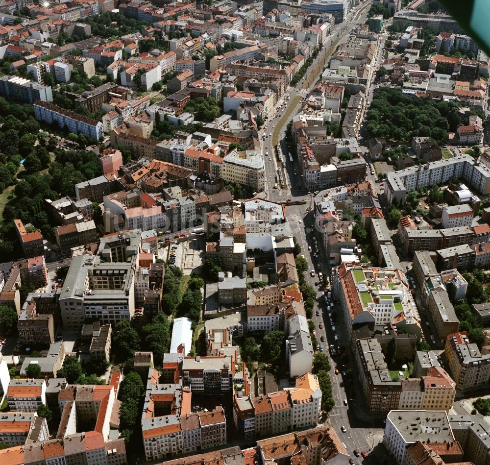 Luftaufnahme Berlin - Wohngebiet um den RosenthalerPlatz in Berlin-Mitte in Berlin