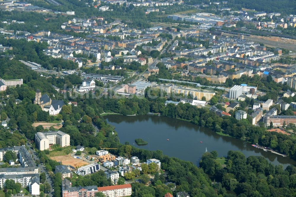 Chemnitz aus der Vogelperspektive: Wohngebiet Am Schloßteich der Einfamilienhaus- Siedlung Salzstraße - Abteiweg in Chemnitz im Bundesland Sachsen