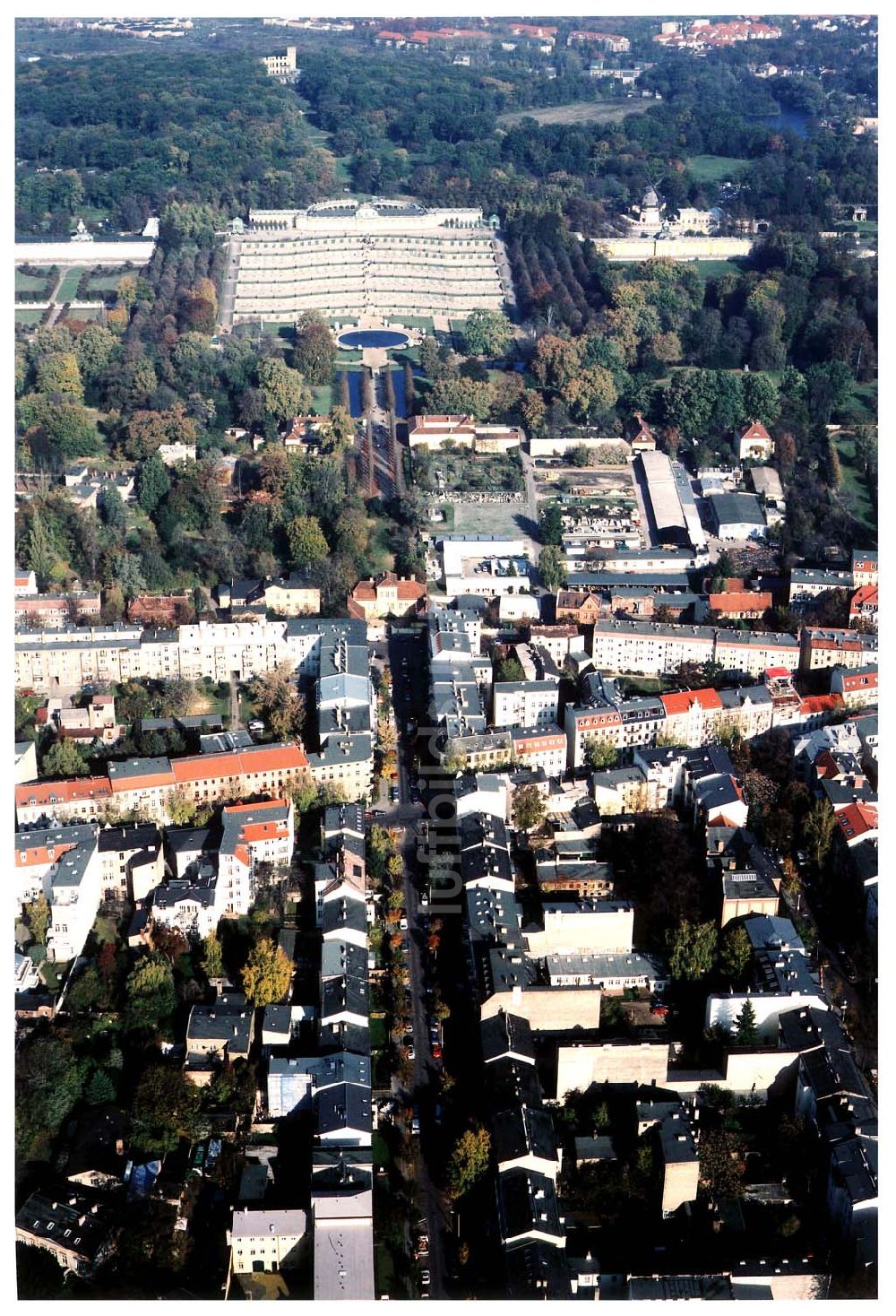 Luftaufnahme Potsdam - Wohngebiet an der Sellostraße 23 a, am Fuße des Parkes Sanssouci in Potsdam