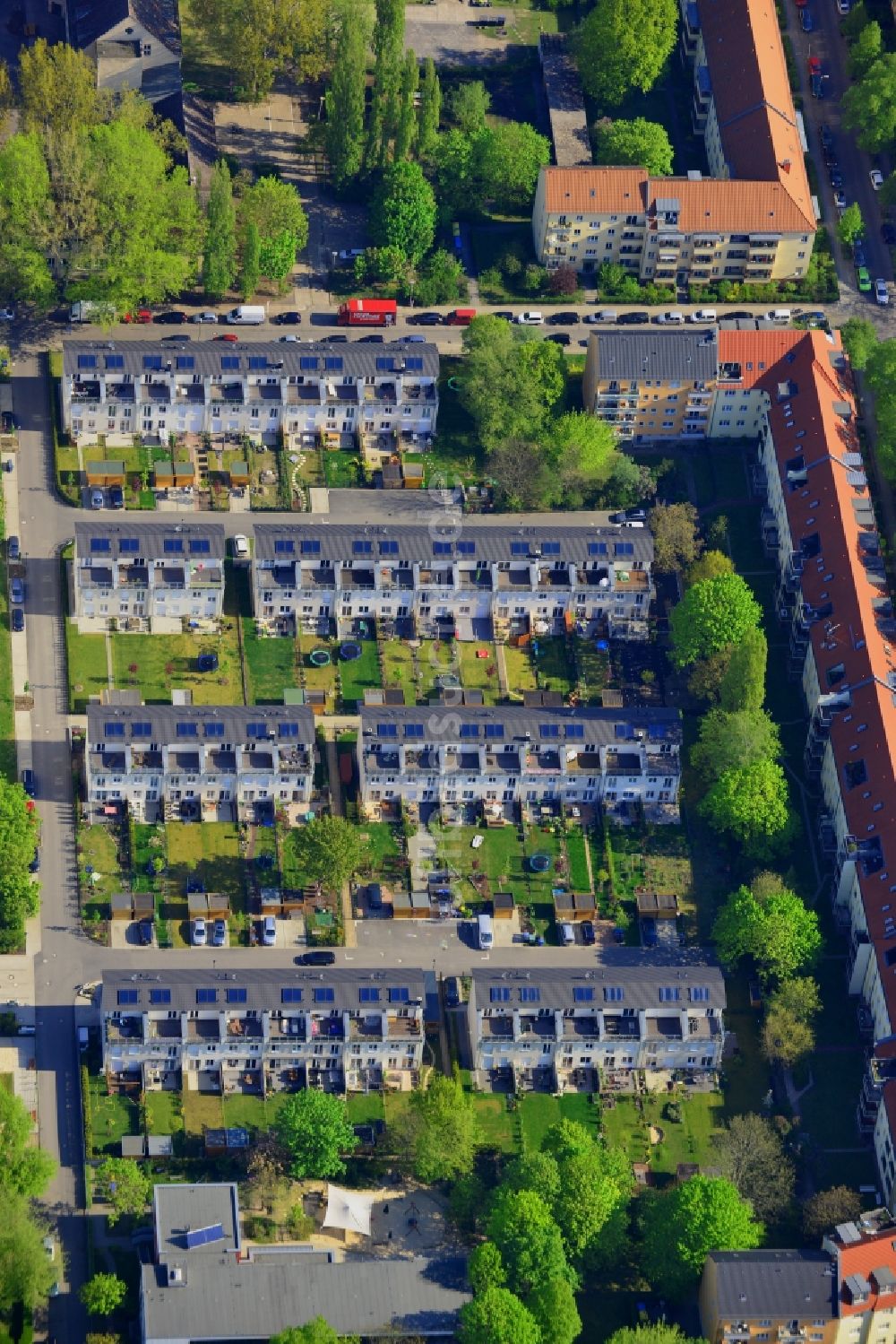 Luftbild Berlin - Wohngebiet am Sokratesweg in Karlshorst im Bezirk Lichtenberg in Berlin