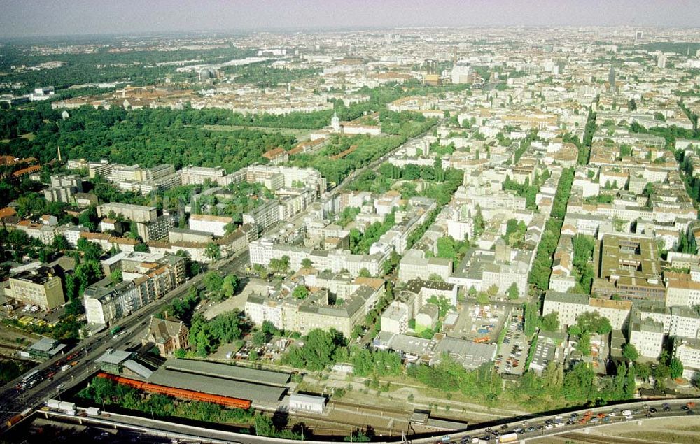 Luftbild Berlin - Wohngebiet Sophie-Charlotte-Straße in Berlin-Charlottenburg.