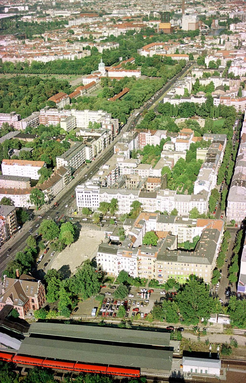 Berlin von oben - Wohngebiet Sophie-Charlotte-Straße in Berlin-Charlottenburg.