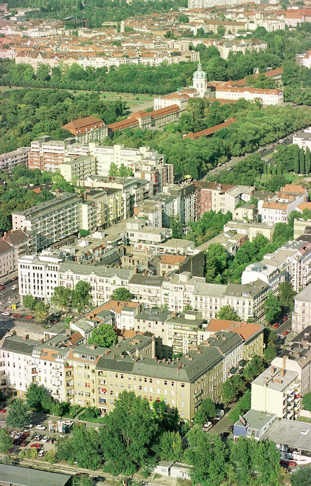 Luftbild Berlin - Wohngebiet Sophie-Charlotte-Straße in Berlin-Charlottenburg.