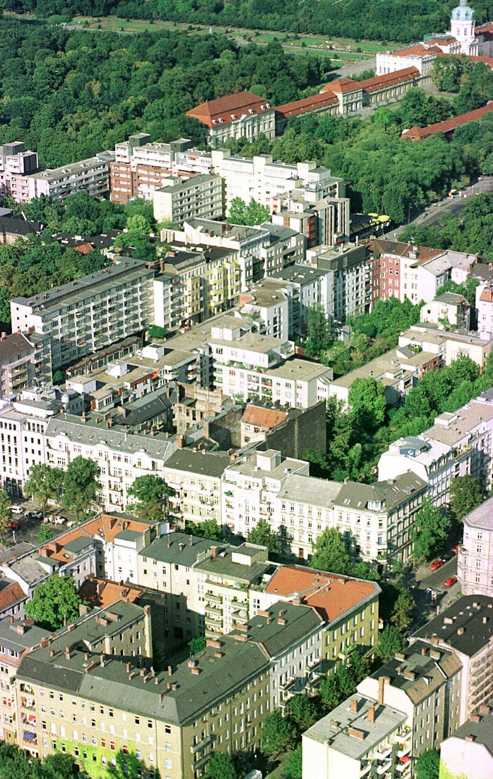 Berlin aus der Vogelperspektive: Wohngebiet Sophie-Charlotte-Straße in Berlin-Charlottenburg.