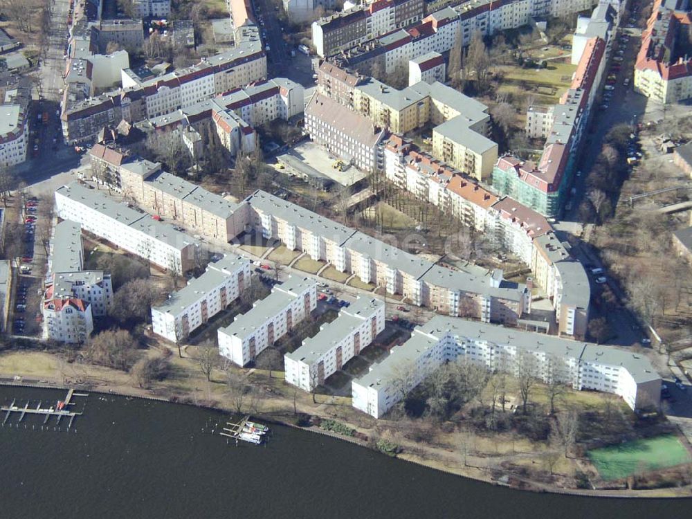 Luftbild Berlin - TREPTOW - Wohngebiet Spreeviertel in Berlin-Niederschöneweide. 13.03.03