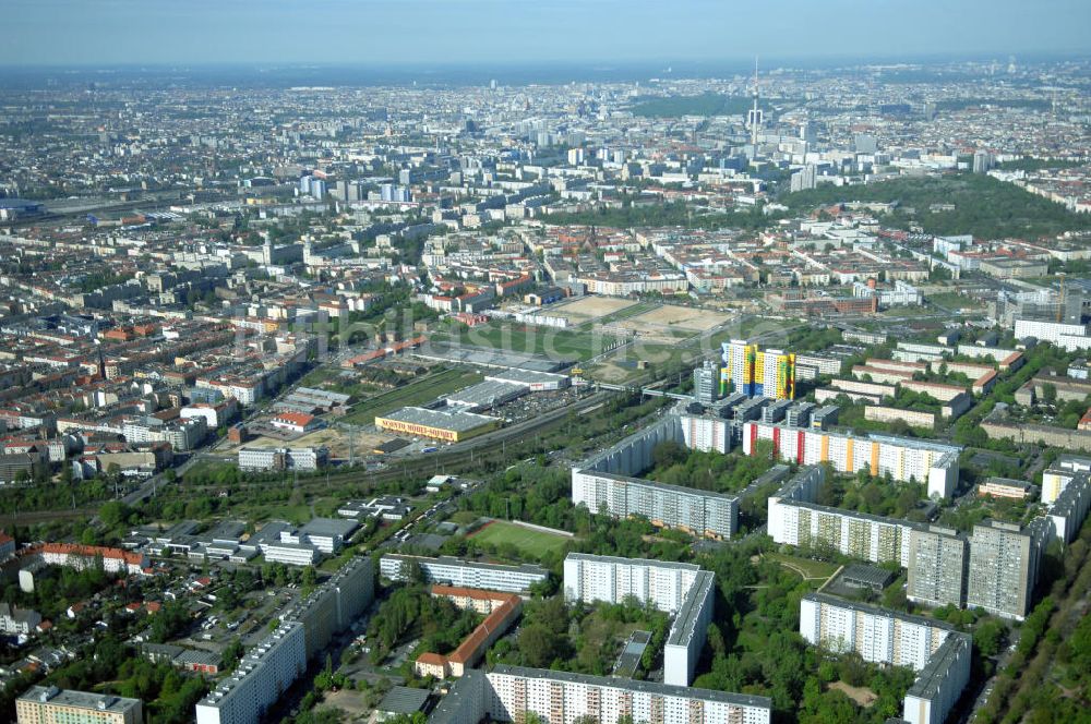 Berlin von oben - Wohngebiet an der Storkower Strasse, Alfred-Jung-Strasse und Paul-Junius-Strasse in Berlin-Lichtenberg