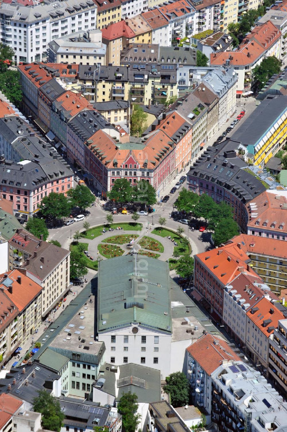 Luftaufnahme München Isarvorstadt - Wohngebiet und Theater am Gärtnerplatz in München